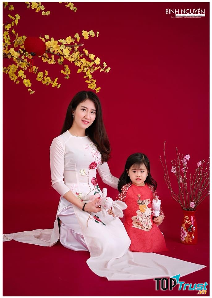 Linh Nhi là tiệm chuyên về dịch vụ cưới hỏi trọn gói nên chi phí cho thuê áo dài không hề mắc, đáng để các bạn lựa chọn.