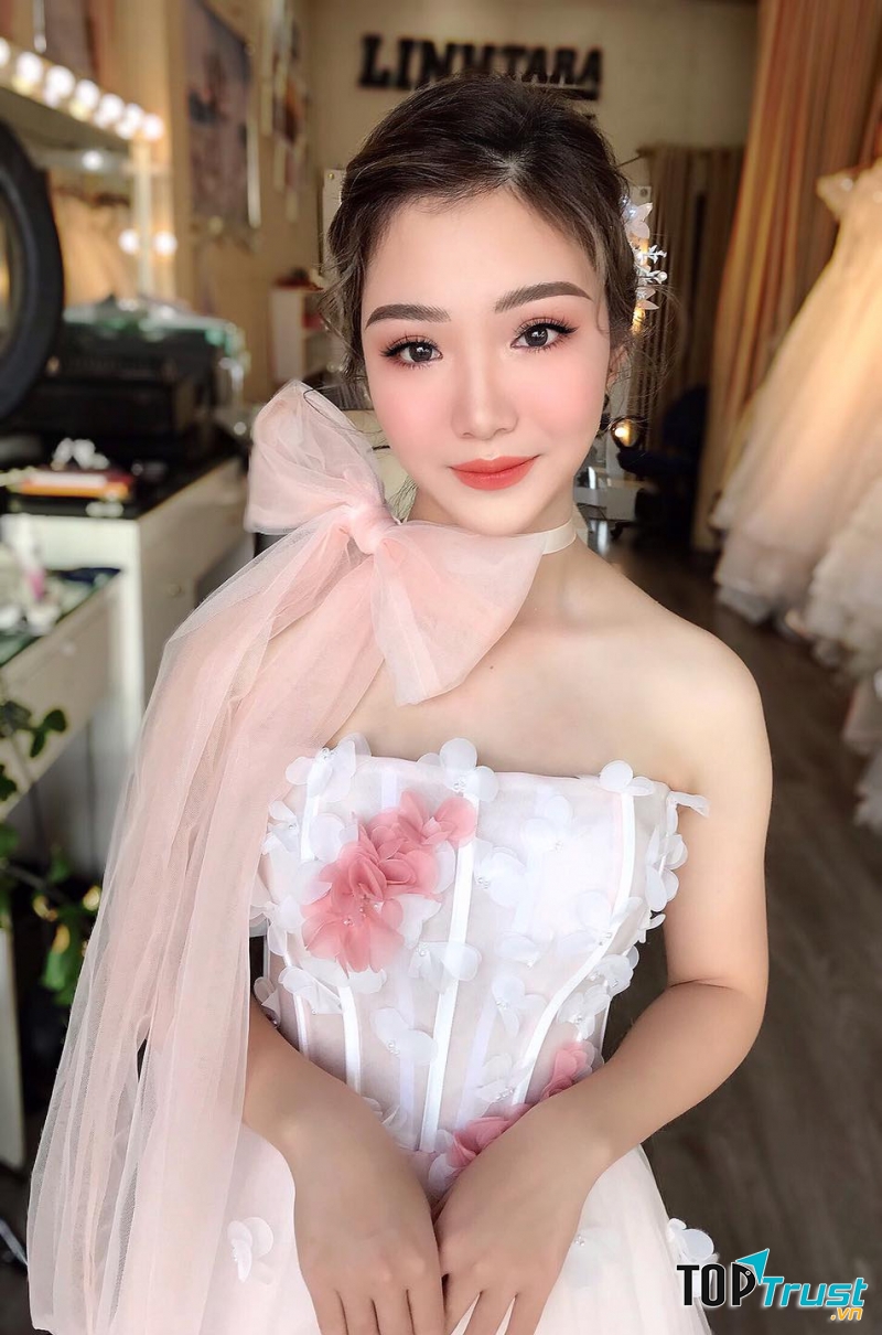 Linh Tara Make Up Artist