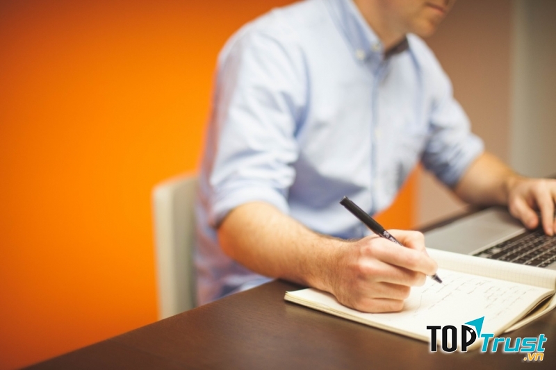 Môi giới việc làm - hình thức kiếm tiền vừa có tiếng vừa có miếng.