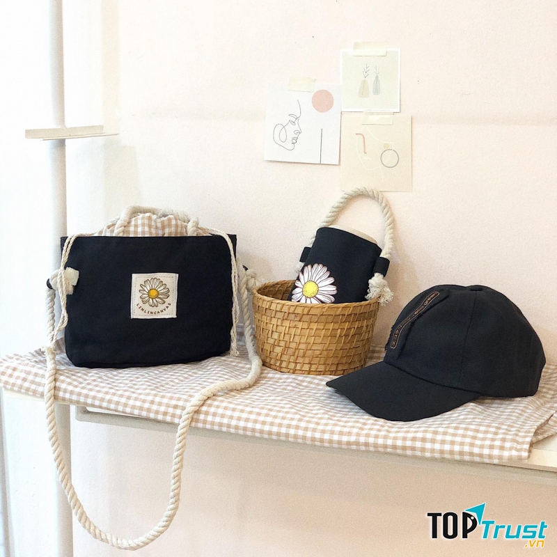 Họa tiết với màu sắc nhiều vô kể, nhìn vào đã muốn hốt hết luôn vì cưng không chịu được.