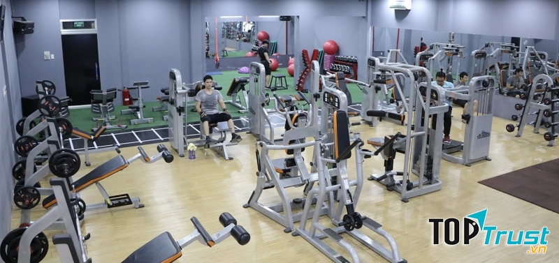 Lio Fitness & Yoga đầy đủ dụng cụ và phòng tập rộng rãi, thoải mái