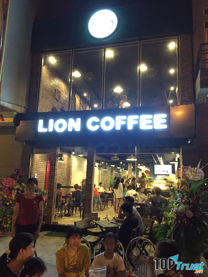 Lion Coffee Đông Anh nhìn từ bên ngoài