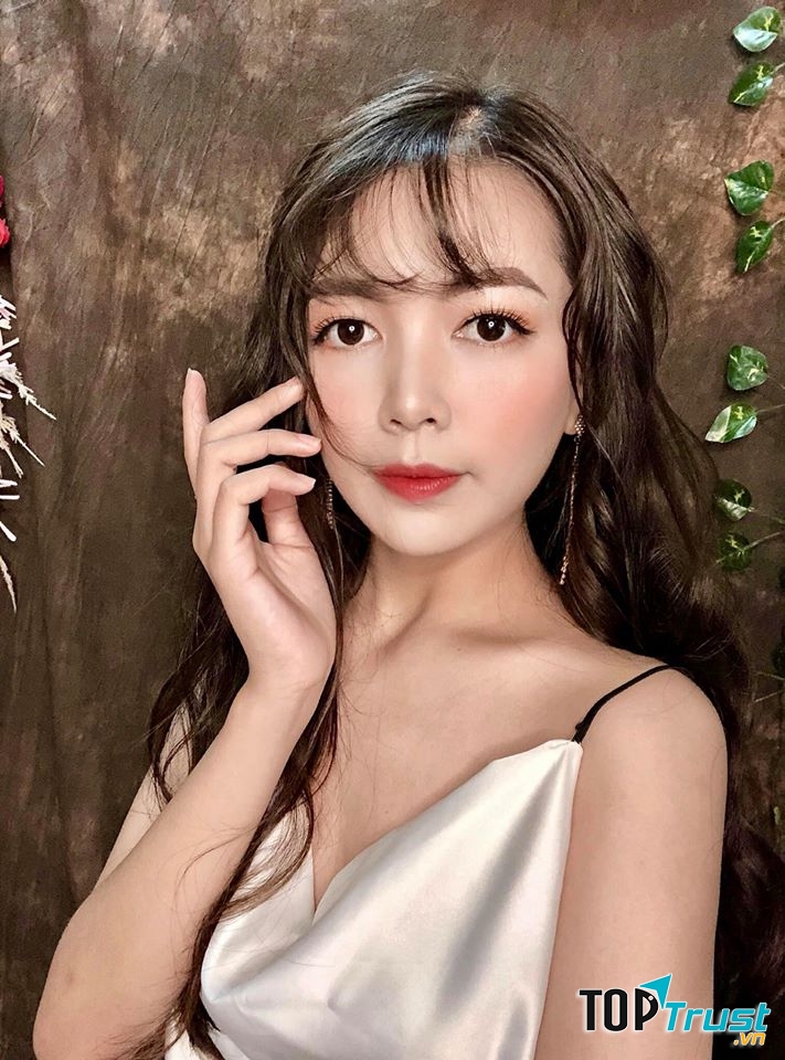 Liplip đào tạo Make up chuyên nghiệp