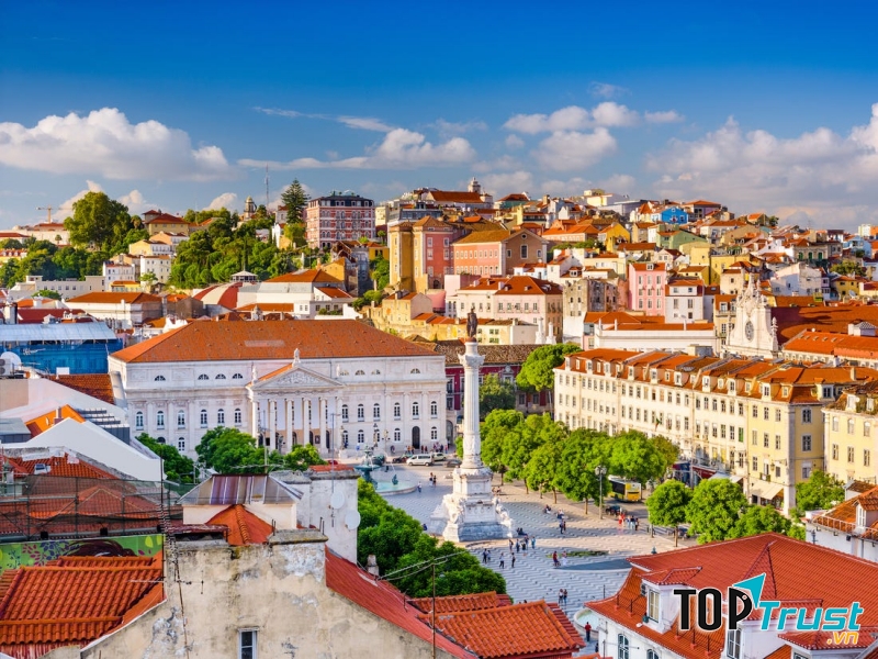 Lisbon quyến rũ theo cách riêng của mình với bầu không khí yên bình