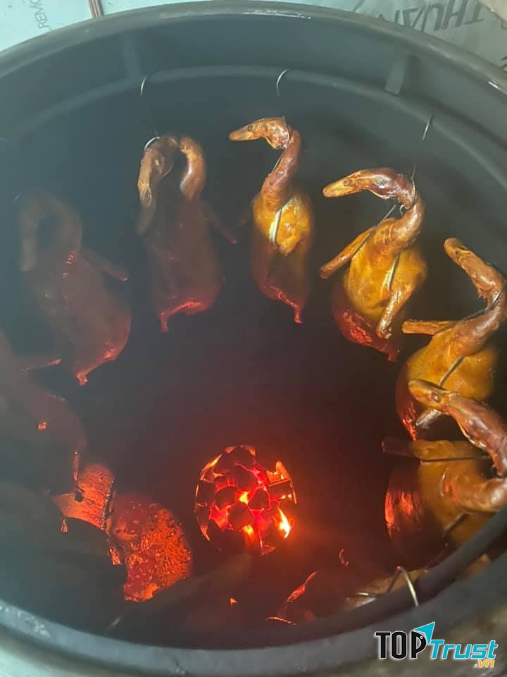 Liu Chu Fang - Buffet Lẩu & Dimsum Hồng Kông