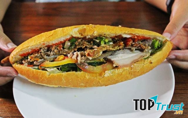 Mì pate Lò Bánh Mì Anh Tú