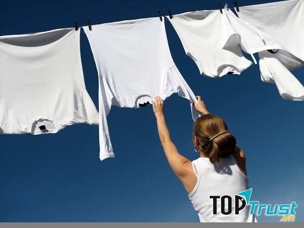 Loại bỏ các vết bẩn khó chịu trên quần áo