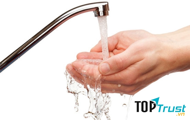 Loại bỏ vết dầu bám dính trên da