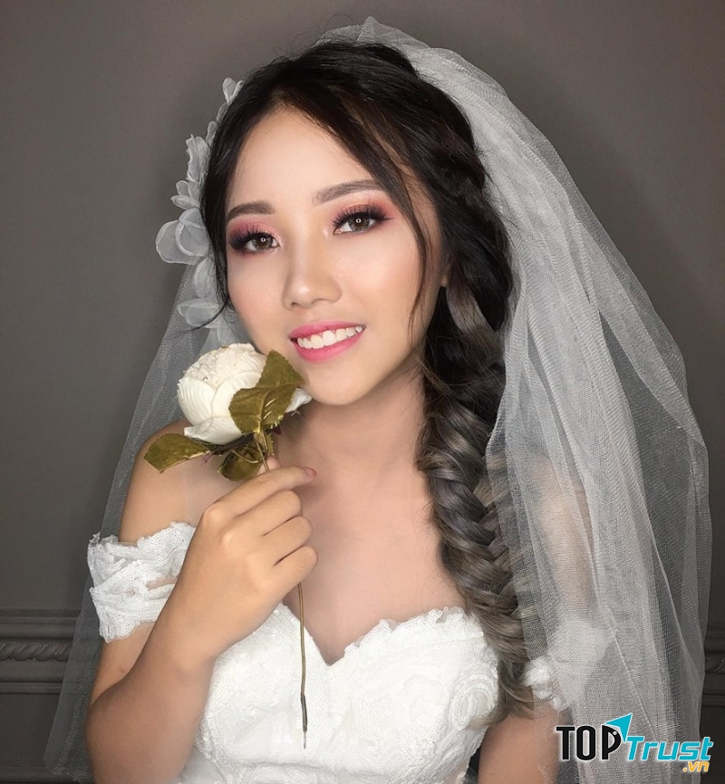 Loan Nguyễn Make up