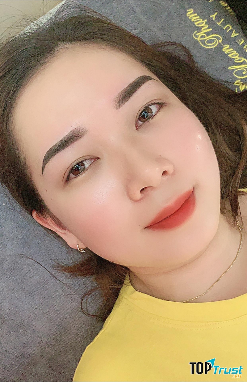 Loan Phạm Phun Xăm