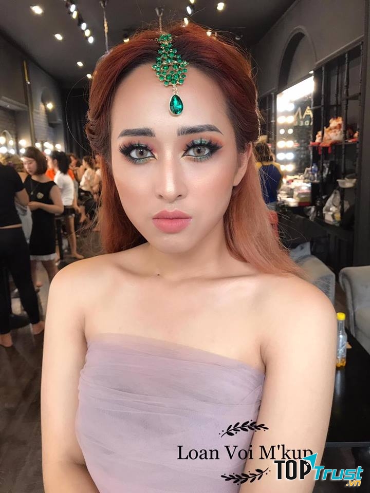 Loan Voi make up