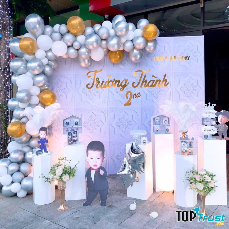 Mẫu trang trí sinh nhật đẹp mắt của cửa hàng