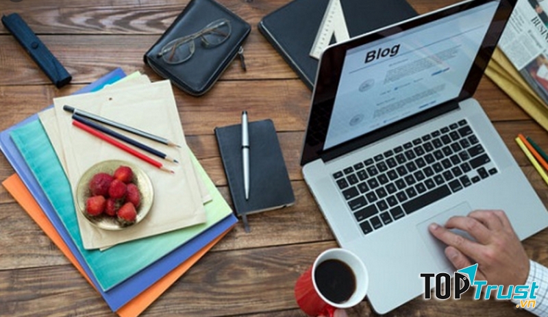 Lôi cuốn người đọc ngay từ tiêu đề