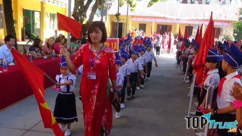 Lời dẫn đón học sinh vào lớp 1 (số 4)