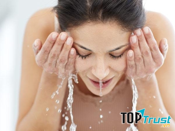 Rửa mặt bằng quả bồ hòn giúp da mịn và đẹp