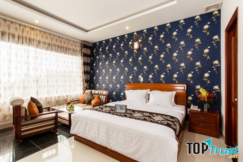 Khách sạn Long Bảo Châu