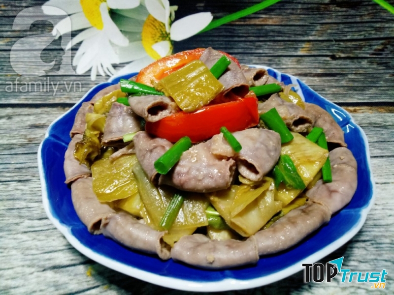 Lòng non xào dưa chua