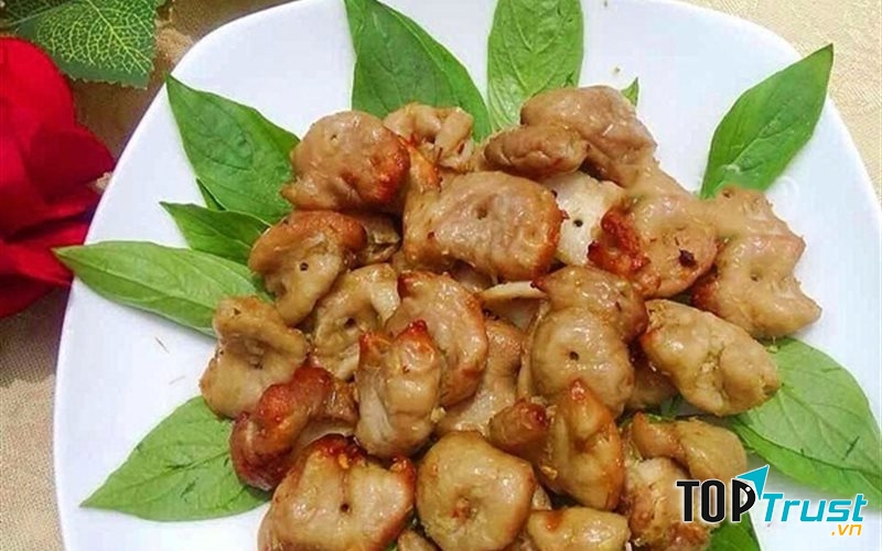 Để tạo chút khác biệt, nhà hàng thường tẩm mật ong trước khi nướng.Bạn ăn cũng có vị giác lạ lạ.