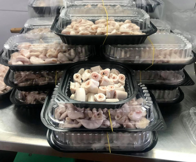 Lòng rán ở đây tẩm ướp rất thơm, rán giòn nữa siêu ngon mà không hề bị khô.