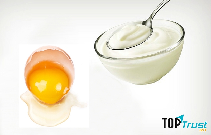 Lòng trắng trứng có chứa hàm lượng protein cao.