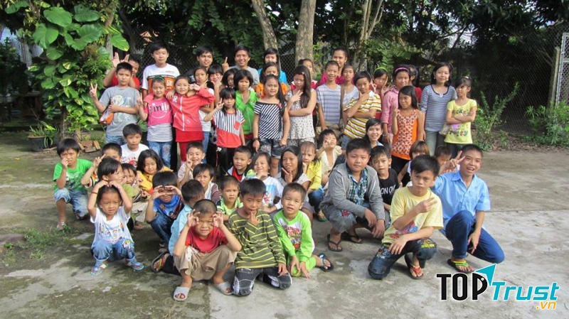 Lớp học tình thương Hòa Hảo