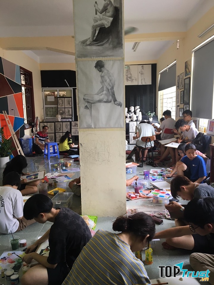 Lớp vẽ Anh Tuấn