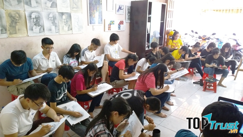 Không khí một lớp học vẽ