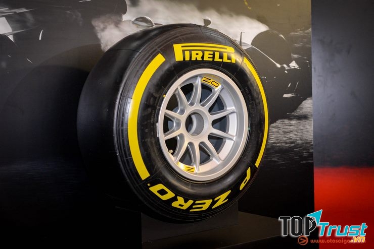 Lốp xe máy Pirelli