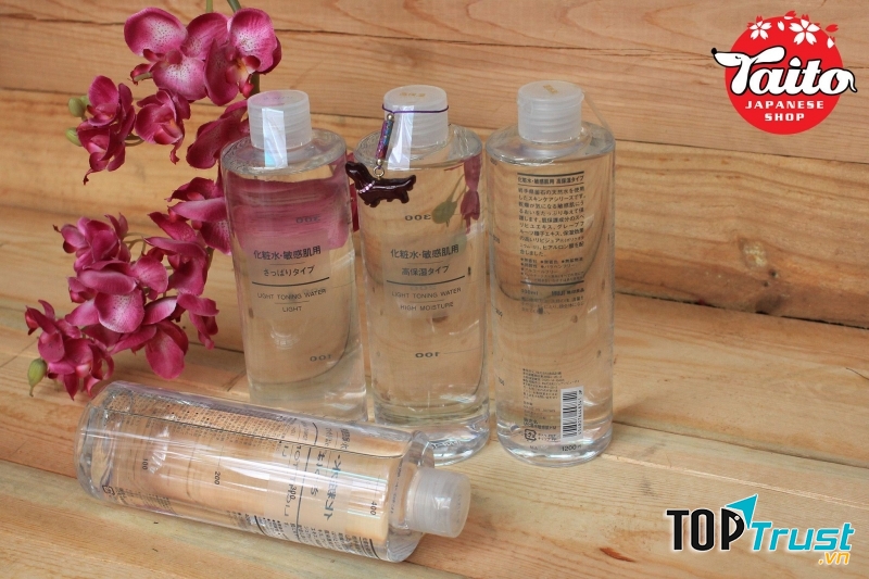Các dòng của Muji Light Toning Water