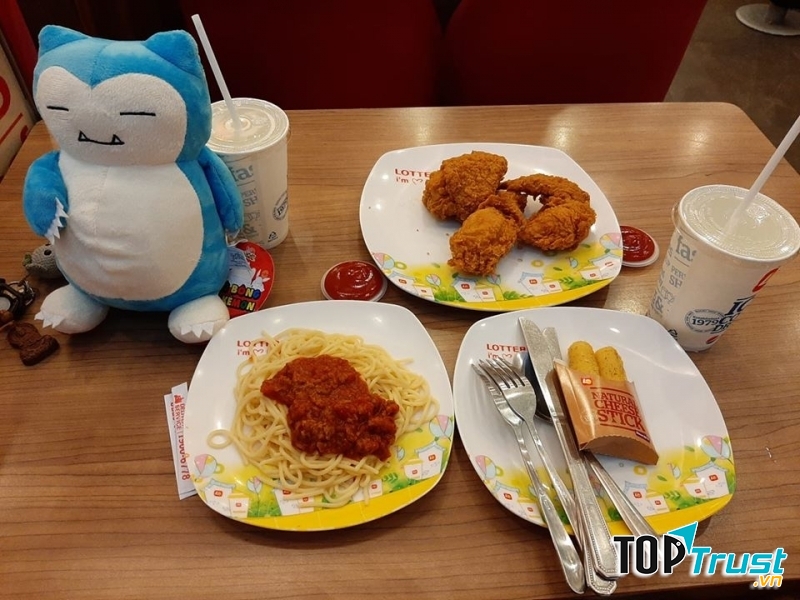 Lotteria được thiết kế rất đơn giản và thanh lịchnên đem lại cho thực khách cảm giác cực thoải mái và ấm cúng cho thực khách như chính ở ngôi nhà của mình.