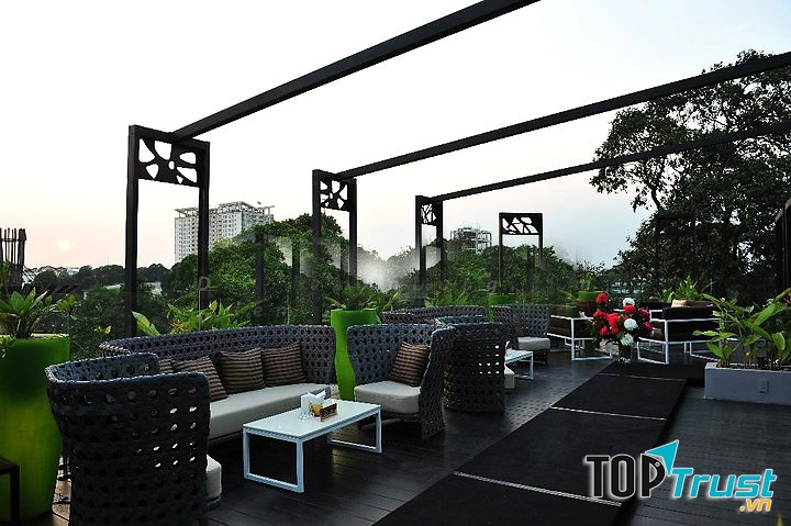 Quán Lounge Bar Cloud 9 không gian mở