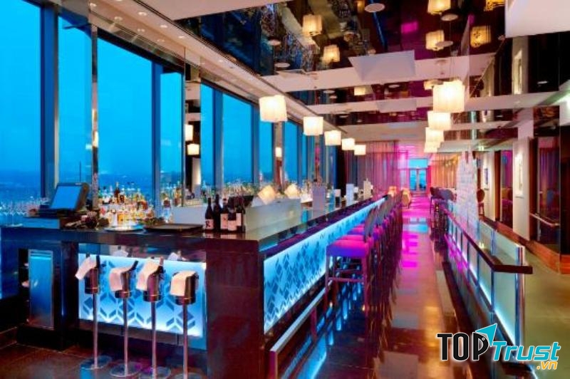 Quán Lounge Bar Cloud 9 phòng máy lạnh