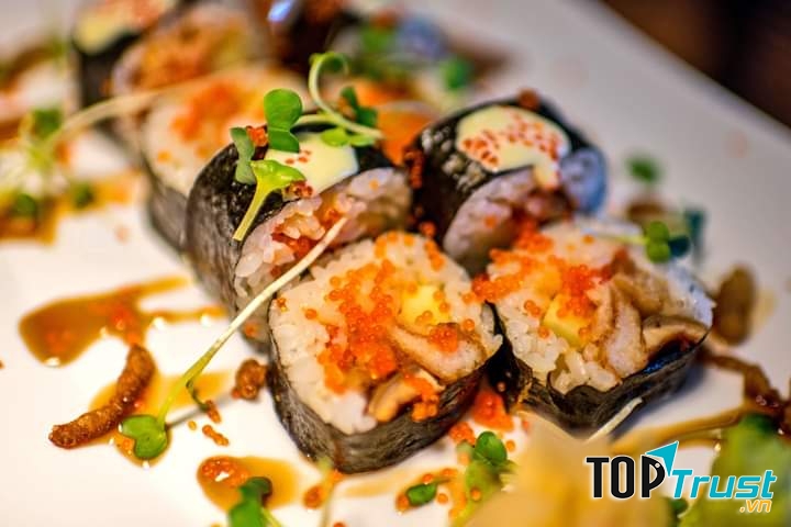 Love Sushi Lounge Cafe