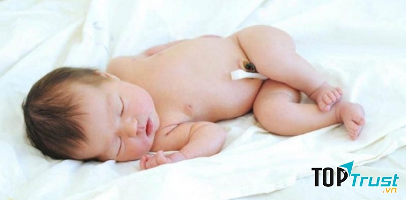 Tắm & Massage  giúp bé ngủ ngon