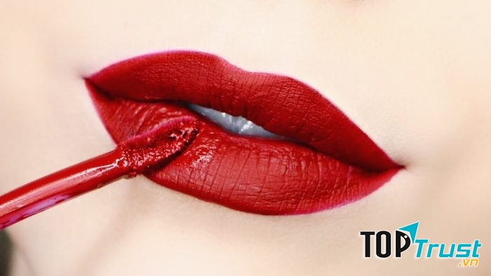 Lực chọn những dòng son lì để giữ được màu son lâu hơn