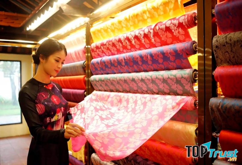 Mặt hàng dệt tơ lụa Vạn Phúc