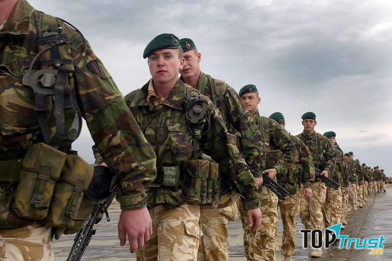 Chiến sỹ SAS trở về sau một nhiệm vụ