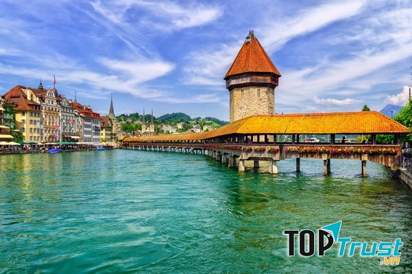 Lucerne là một thị trấn cổ kính của Thụy Sĩ