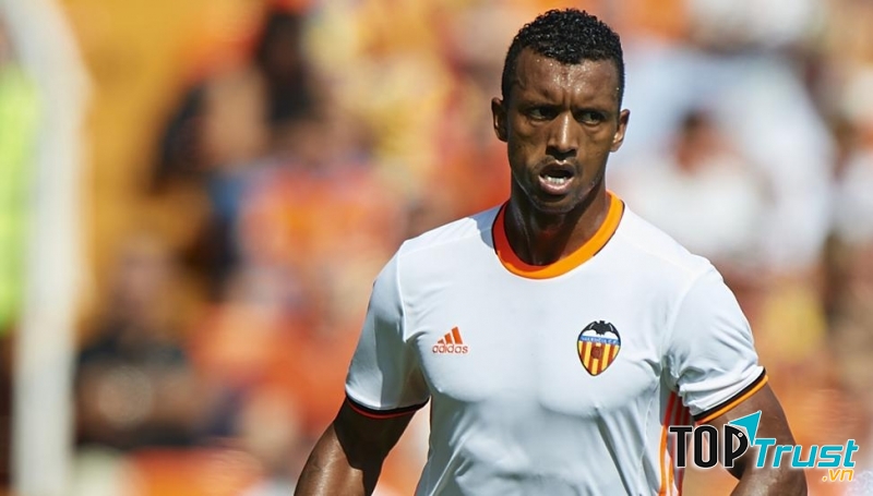 Luis Nani đang cố gắng thể hiện mình ở Valencia