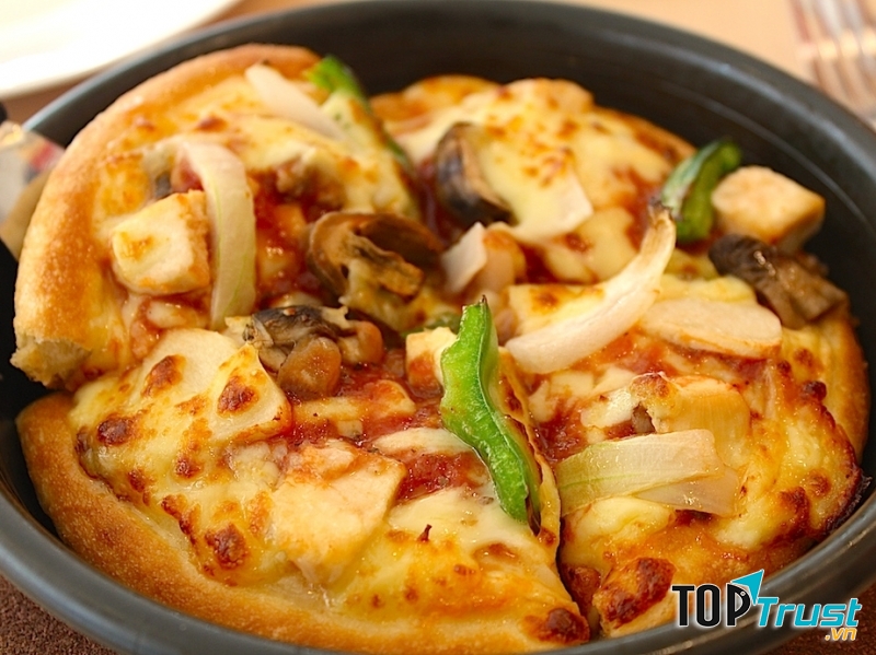 Món pizza của quán