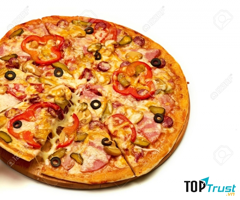 Pizza được trưng bày rất đẹp