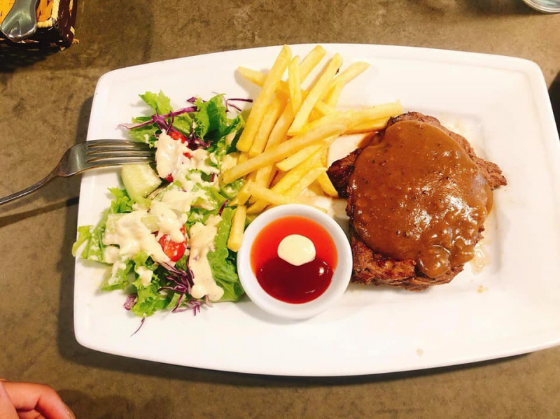 Bít tết bò sốt tiêu