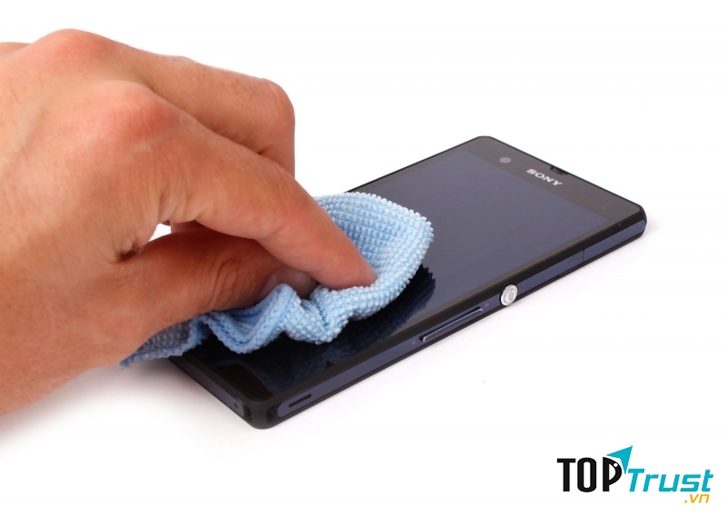 Thường xuyên vệ sinh điện thoại