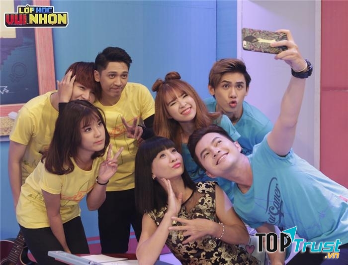 Luôn được mỹ nam bao quanh