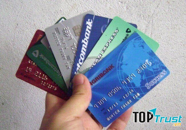 Bạn cũng nên dùng thẻ thanh toán của nhiều ngân hàng khác nhau phòng trường hợp bị mất hay thất lạc thẻ