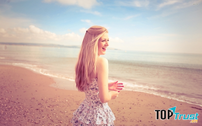 Nụ cười thực sự là một chìa khóa vạn năng. Hãy luôn cười tươi con gái nhé