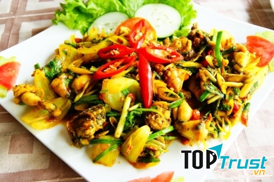 Lươn xào măng chua