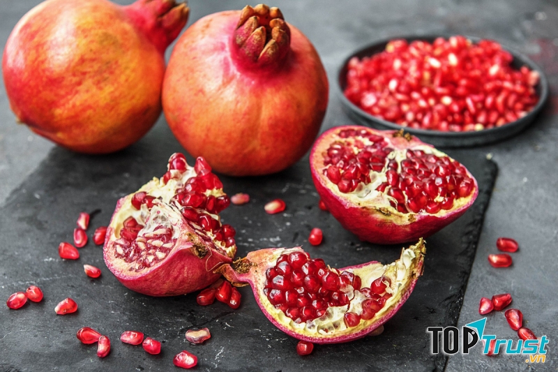 Lựu giàu Vitamin C và B