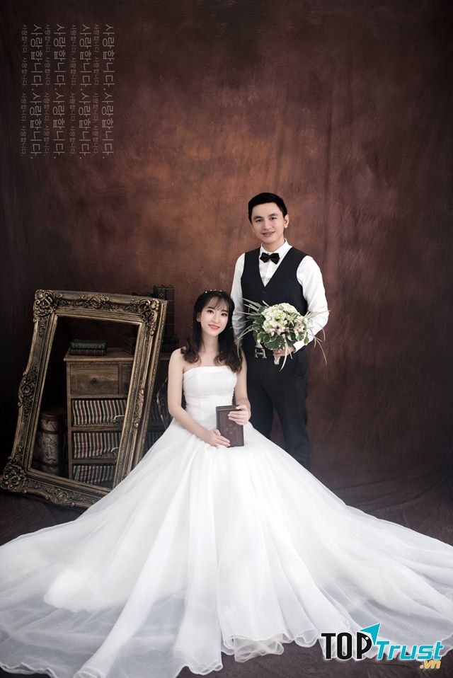 LUULY Wedding House