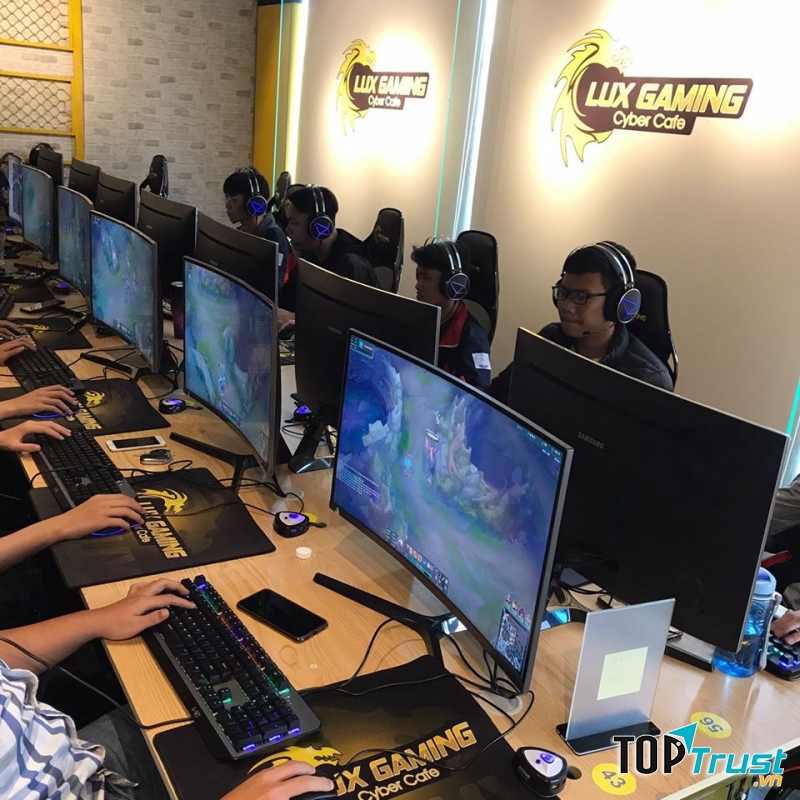 LUX Gaming Cyber Cafe
